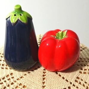 Made In Japan Regular Size Salt & Pepper Set - 🍅 🍆 Tomato & Eggplant NWOT